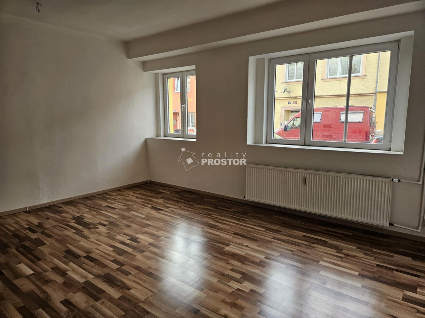 tn_zoom_filename_152776 tn_zoom_filename_152776