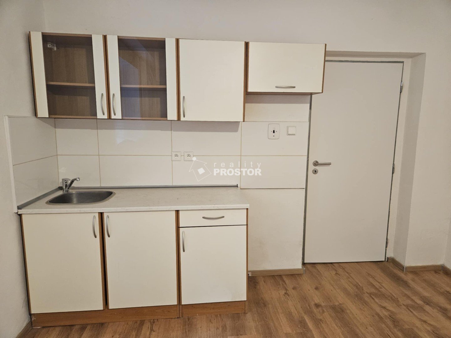 tn_zoom_filename_152775 tn_zoom_filename_152775